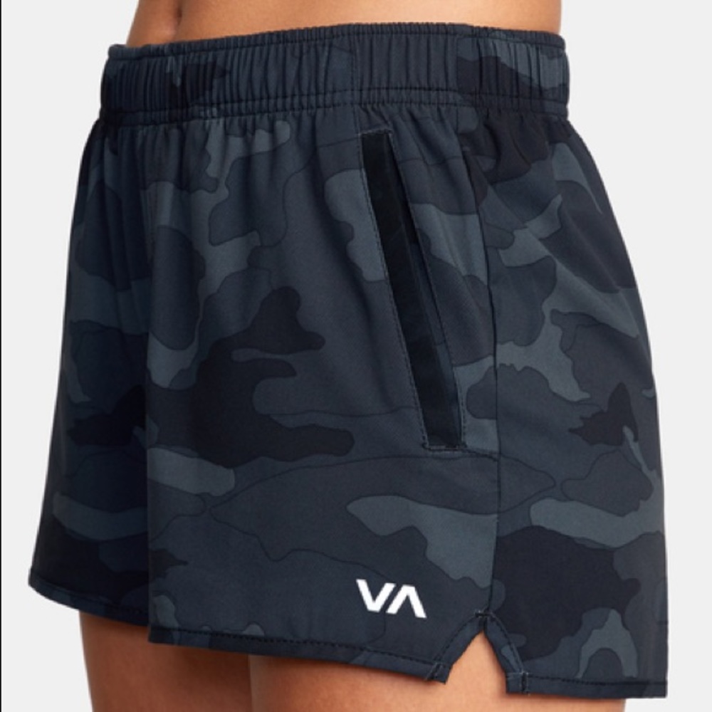 RVCA yogger shorts